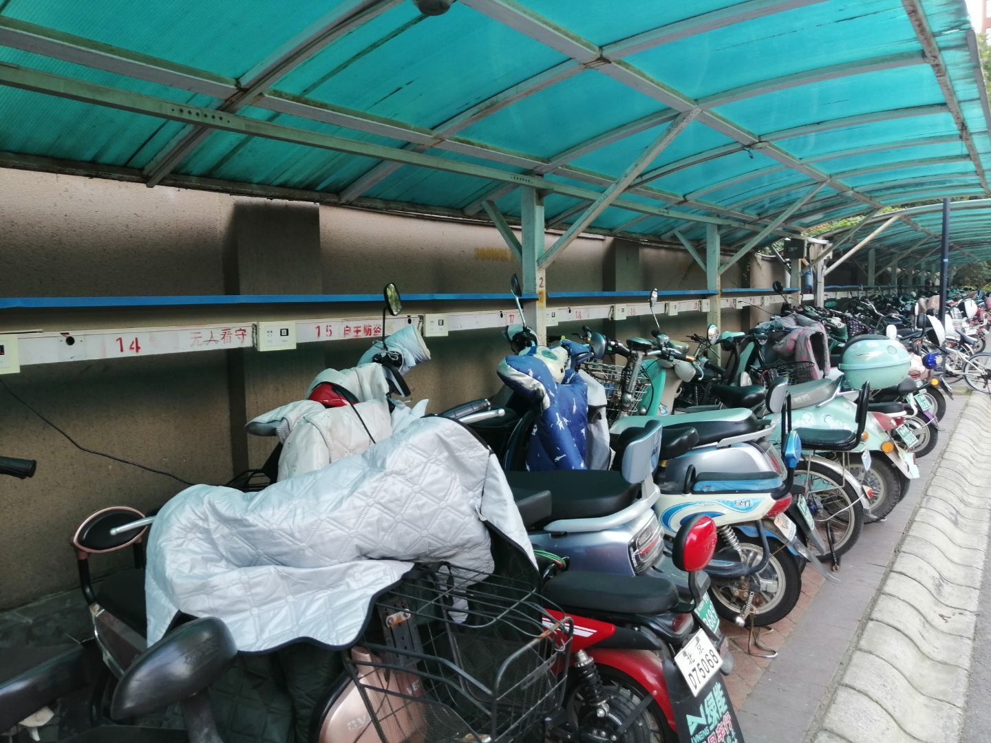 广州对电动自行车实施登记上牌 对三类车辆实施分类办理