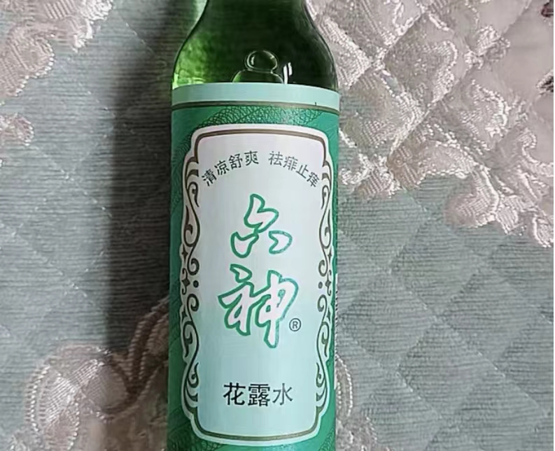 六神花露水适合任何肤质吗 六神花露水有酒精吗