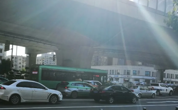 运输业受疫情影响大 纾困政策出台夹江企业迎来“及时雨”