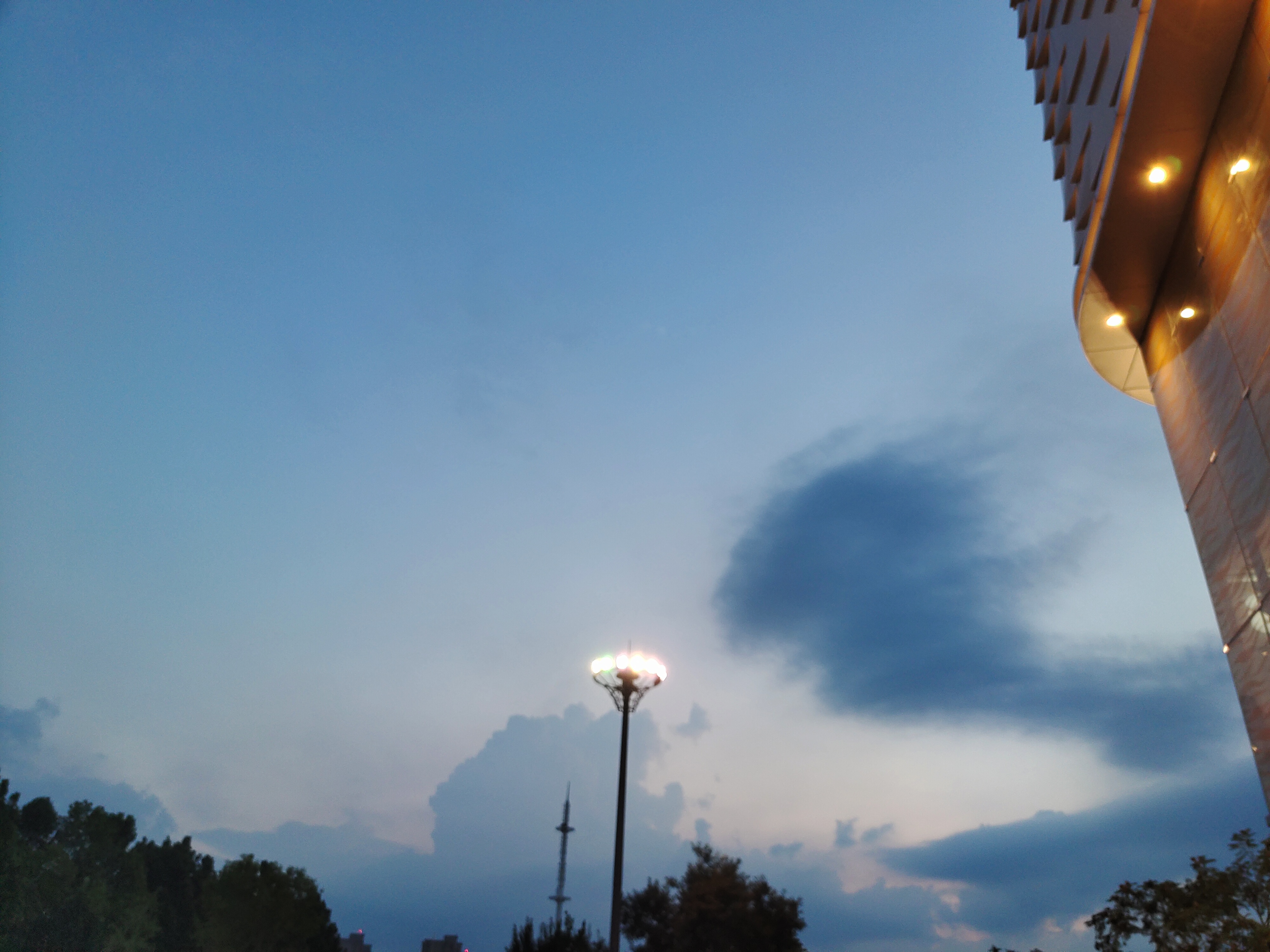 莱斯·埃文斯将于本周重返WWE擂台，称净资产30亿美元