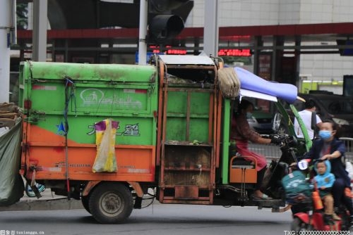 宁波发布全省首个建筑垃圾运输标准 确保上路行驶时无车轮带泥
