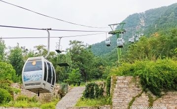 时速70公里！全球首辆全景观光山地旅游列车亮相丽江